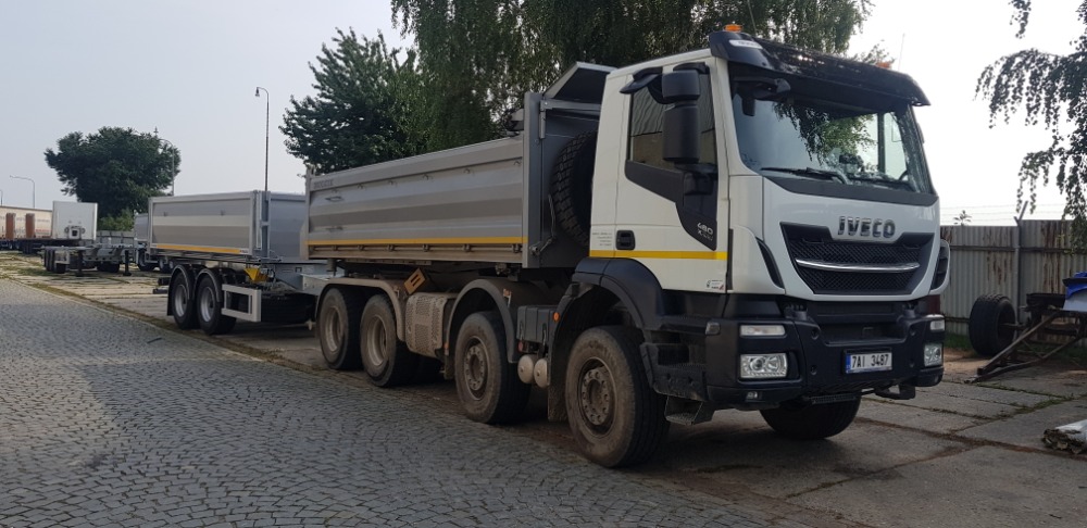 Sklápěcí nákladní vůz Iveco X-WAY 8x4