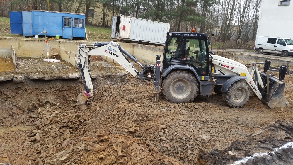 Rypadlonakladač Fermec Terex 890 TLB